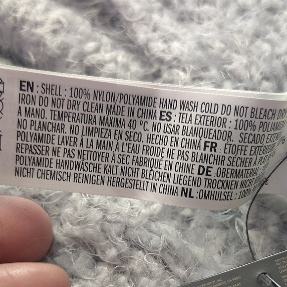 FOREVER 21 WOMEN'S WINTER ❄️ ❄️ ❄️ ❄️ ❄️ ❄️ ❄️ ❄️ ❄️ ❄️ ❄️ ❄️ SOFT GRAY 🧣🧣🧣🧣 - Picture 6 of 9